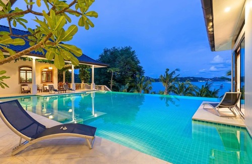 Wichit Villa | Luxury Beachfront Hai Leng Villa