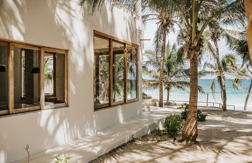 Zona Hotelera House | Luxury Beachfront Villa with Private Pool in the Heart of Tulum