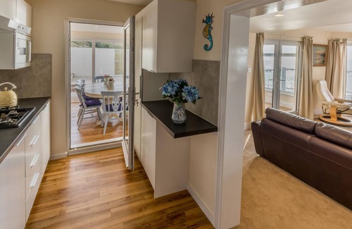 Totland Bay Apartment | Luxury Beachside Apartment