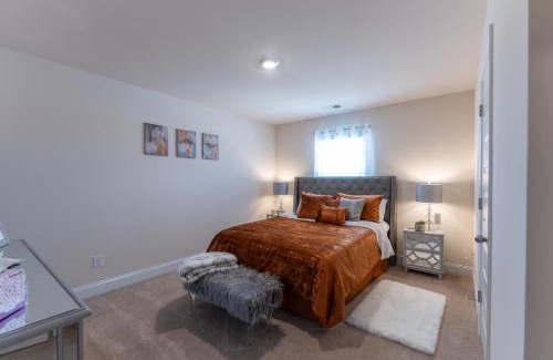 Hampton House | Luxury Bedroom with Private Bath
