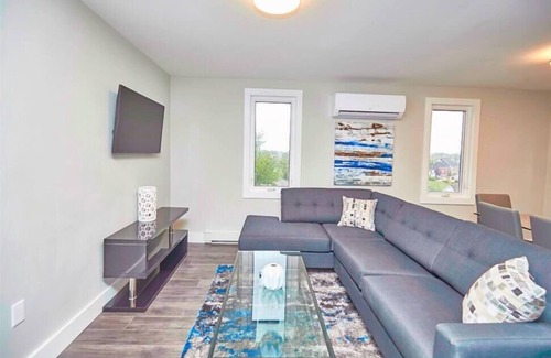 Niagara Falls Condo | Luxury Boutique Condo 4A