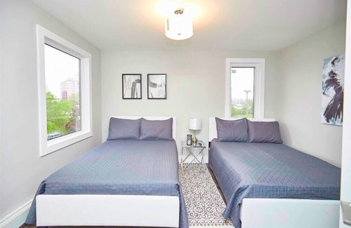 Niagara Falls Condo | Luxury Boutique Condo 4A
