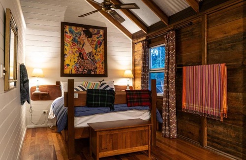 Termeil House | Luxury Cabin Bawley Ridge Farm, dog friendly