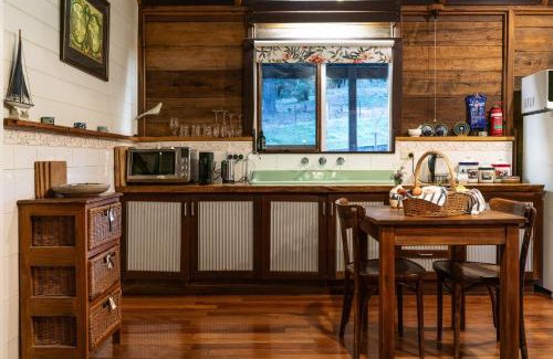 Termeil House | Luxury Cabin Bawley Ridge Farm, dog friendly