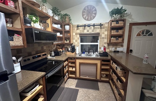 Richland Cabin | Luxury Cabin, fire pit, hanging chairs, WiFi, forest view, river access