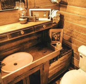 Greeneville House | Luxury Cabin for Two with Beautiful River Views near Knoxville