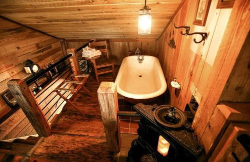 Greeneville House | Luxury Cabin for Two with Beautiful River Views near Knoxville