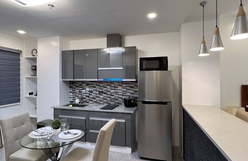 Balibago Condo | Luxury Cabin Near Field Avenue