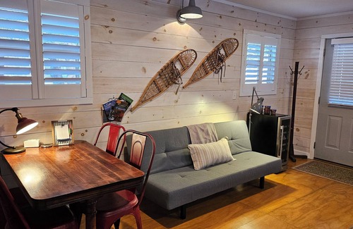 Livingston Manor Cabin | Luxury Cabin on Private Estate in Livingston Manor