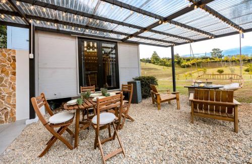 Rionegro House | Luxury Cabin w Lake, HotTub, Cinema, Fire Pit, BBQ