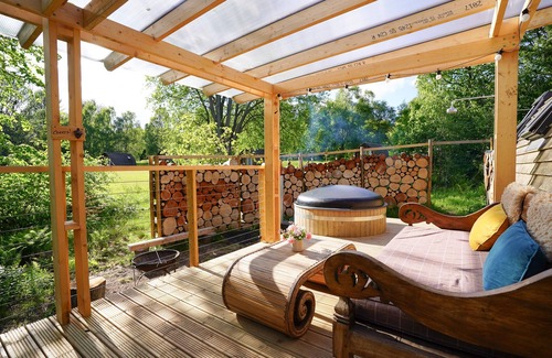 Leven Cabin | Luxury Cabin With Hot Tub & Pergola