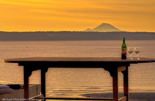 Clinton House | Luxury Cape Cod on Tranquil, Tidal, Sandy Beach, Beds up to 12, Close to Seattle