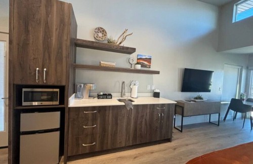 La Verkin House | Luxury Casita, near Zion National Park