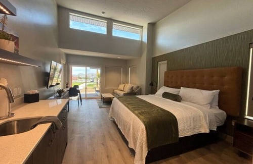 La Verkin House | Luxury Casita, near Zion National Park