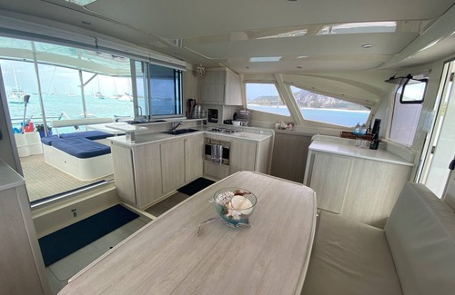 Staniel Cay Boat Rental | Luxury Catamaran Sailing Trips in the Exumas & Staniel Cay area
