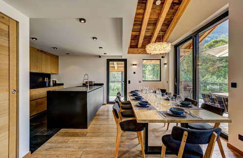 Les Tines Ski Chalet | Luxury Chalet with Cinema Room, Hot tub & Spa