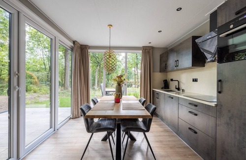 Bosgebied Hoenderloo House | Luxury Chalet by Forest with Scenic Views