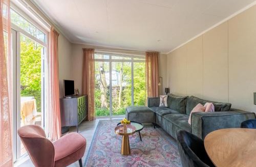 Goedereede House | Luxury chalet near Ouddorp with garden