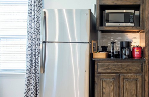 South Dallas - Fair Park House | LUXURY CLEAN in Fair Park nr Deep Ellum/Conv Ctr/Bishop Arts/Uptown/Dos Equis