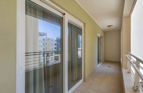 Madliena Apartment | Luxury Coastal Apartment with Panoramic Views