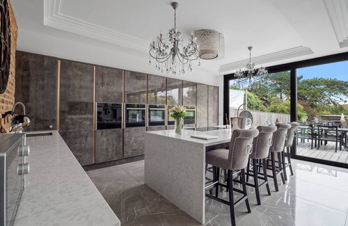 Radipole House | Luxury coastal property with private indoor pool.