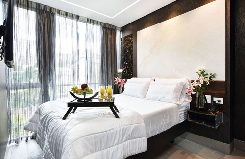 El Poblado Hotel | Luxury Combo Apartments with Jacuzzis and View