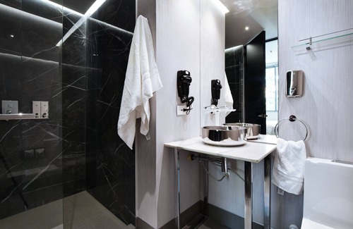 El Poblado Hotel | Luxury Combo Apartments with Jacuzzis and View