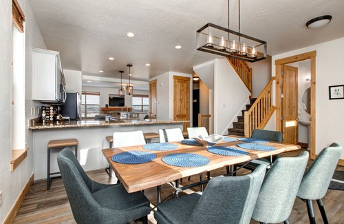 Bear Hollow Village House | Luxury Community Amenities, Great Location, 2 Living Rooms, Hot Tub + BBQ!