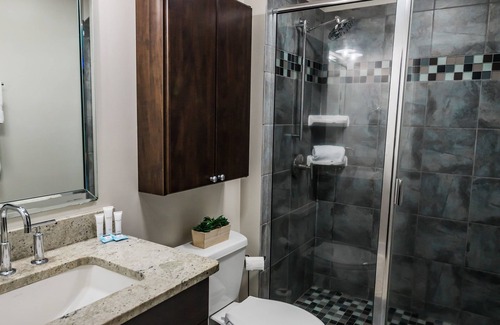 Yamacraw Village Condo | Luxury Condo- Historic Downtown Savannah