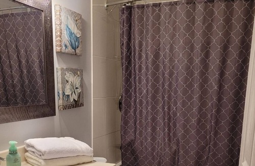 Richmond Hill Apartment | Luxury Condominium
