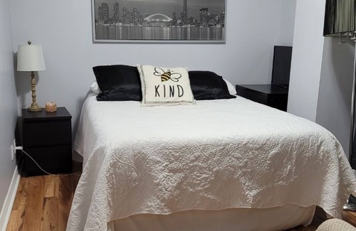 Richmond Hill Apartment | Luxury Condominium