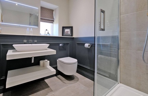 Stonehaven House | Luxury Converted Barn with Sea Views