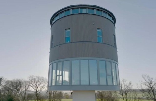 Grange Moor Apartment | Luxury Converted Water Tower In Flockton