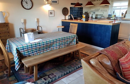 Wells-next-the-Sea Cottage | Luxury Cottage with Spectacular Views and Terrace Overlooking the Creek