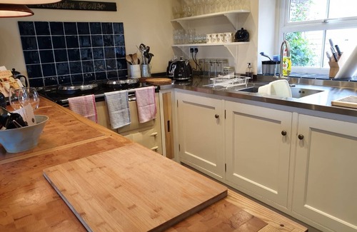 Wells-next-the-Sea Cottage | Luxury Cottage with Spectacular Views and Terrace Overlooking the Creek