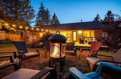 Scugog Cottage | Luxury Cottage by Lake Scugog w/Hot Tub