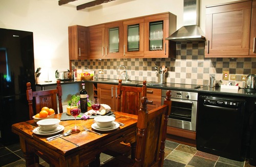 Callander House | Luxury Cottage-Countryside view Garden Cottage