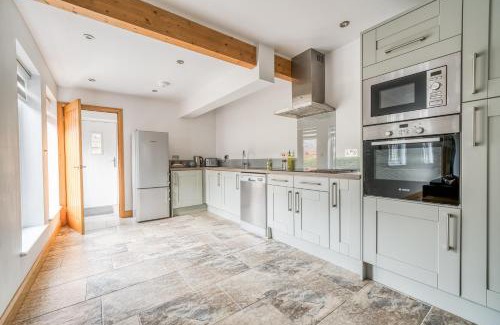 New Forest District House | Luxury Cottage in New Forest Perfect for Family and Friends