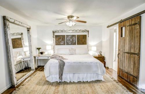 Round Top House | Luxury Cottage Rental with Modern Vintage Interior near Houston, Texas