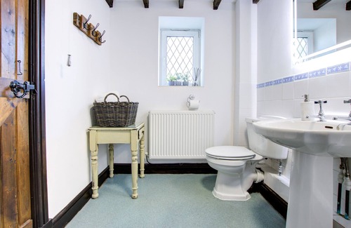 Pembroke Cottage | Luxury Cottage Sleeps 8 Pembrokeshire Wales Close to Town & Beach