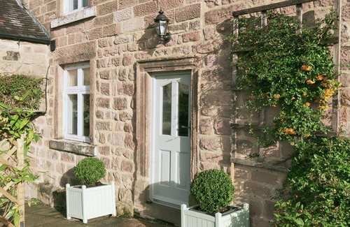 Wirksworth Cottage | Luxury Cottage with spectacular rural views, private garden, sunroom and terrace