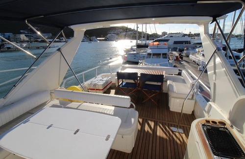 Cole Bay Boat Rental | LUXURY COUACH 70 FT YACHT