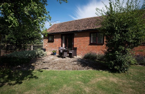 Abbess Roding House | Luxury Country Cottage with Access to Swimming Pool
