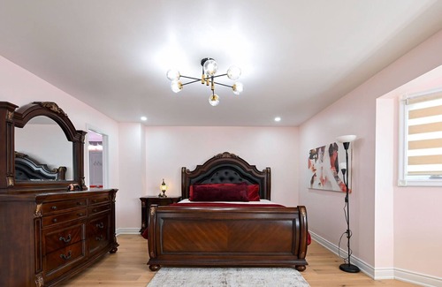 Lisgar House | Luxury cozy Dream Home!