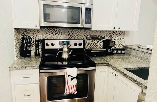 Westwood Apartment | Luxury cozy loft near UCLA , Beverly Hills, Santa Monica ,LAX 30+days stay only