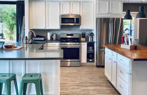 North Clairemont House | LUXURY Designer Home w/INCREDIBLE VIEWS biz ready
