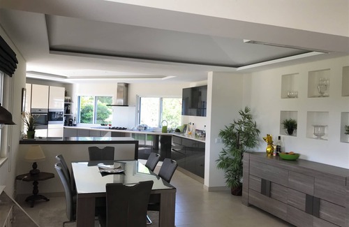 Vale do Lobo Villa | Luxury Detached Villa with Sea, Golf & Mountain Views. Private Pool & Garden