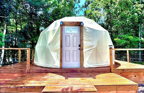 Albany Cottage | Luxury Dome Hot Tub Lake View Near Marina