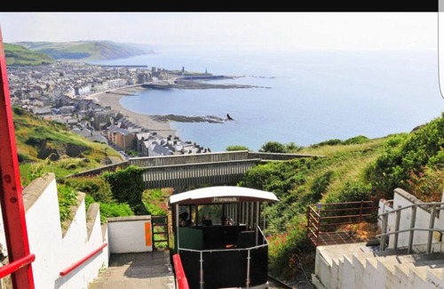 Aberystwyth Apartment | LUXURY DOUBLE ROOM WITH ENSUITE IN THE HEART OF ABERYSTWYTH