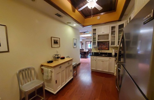 Athens Apartment | Luxury Downtown Athens Apartment Overlooking Historic North Campus